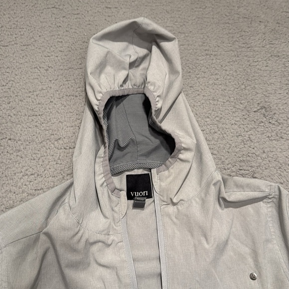 Vuori Women's Size S Light Trainer Shell Hoodie JacketGray Windbreaker  Jacket - Picture 6 of 8